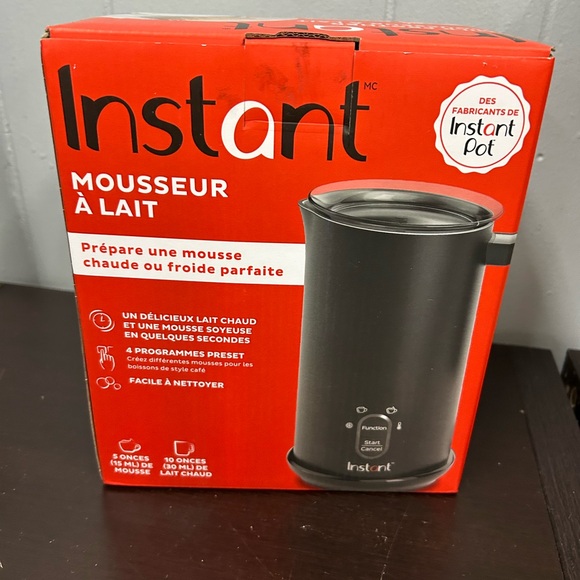 Instant Milk Frother in Black - Picture 2 of 2